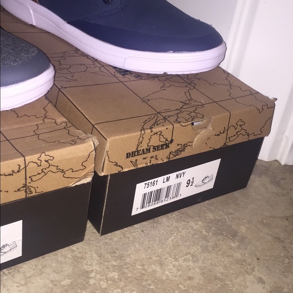 Shoes - Picture 7 of 8